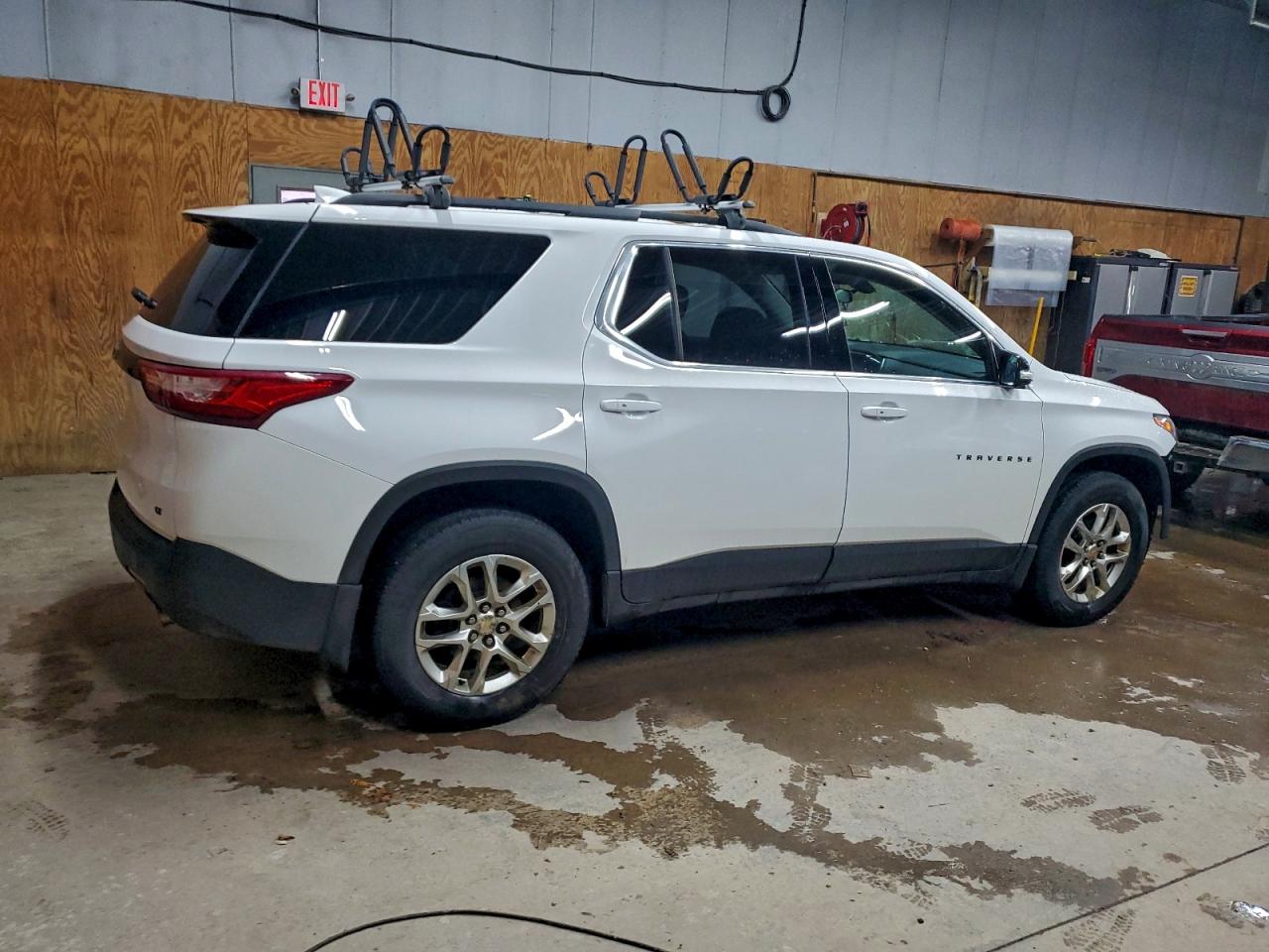 2019 CHEVROLET TRAVERSE LT photo 3