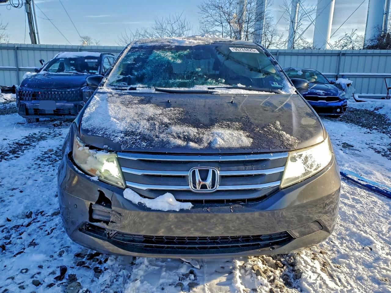 2012 HONDA ODYSSEY TOURING photo 5