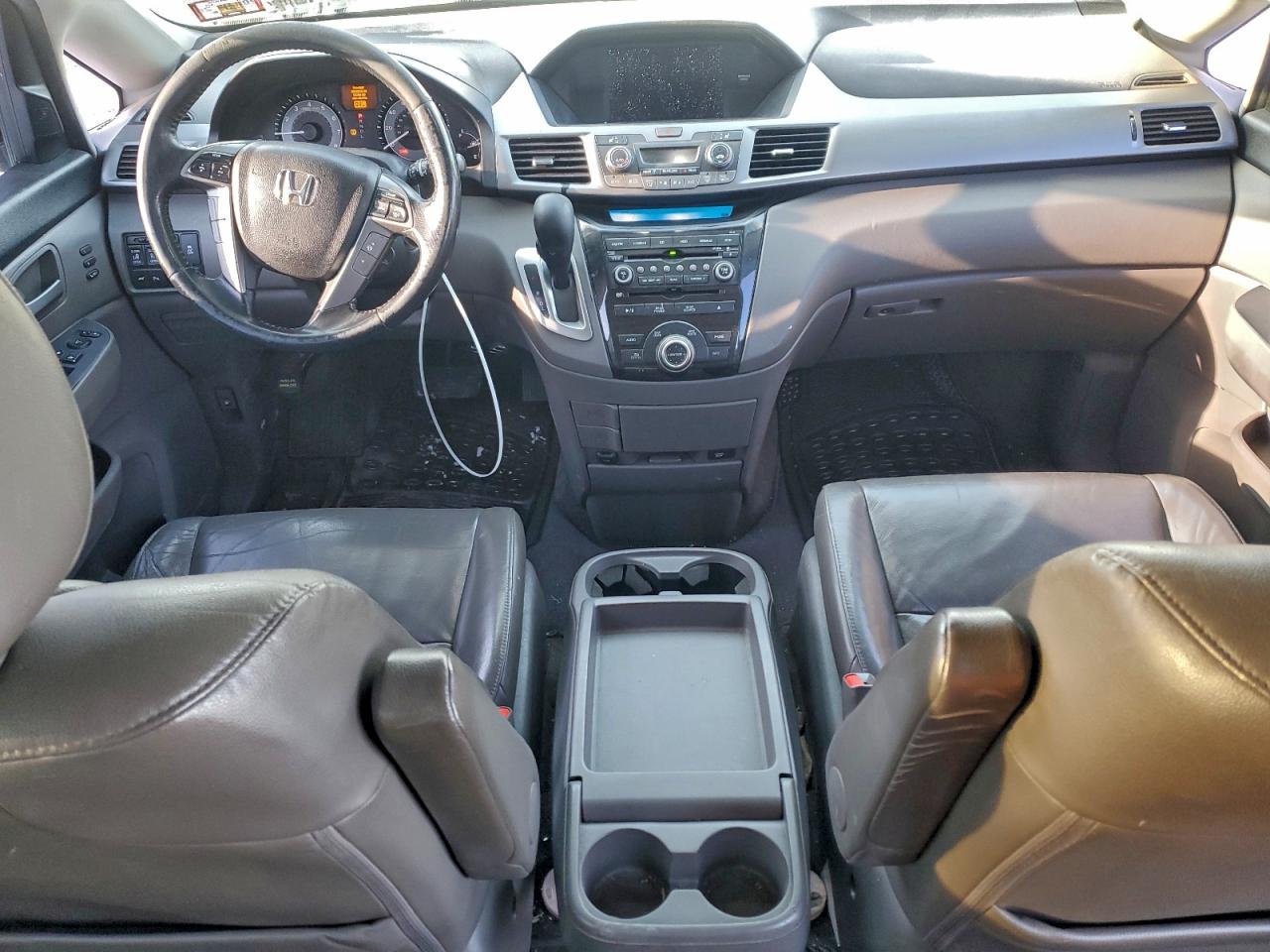 2012 HONDA ODYSSEY TOURING photo 8