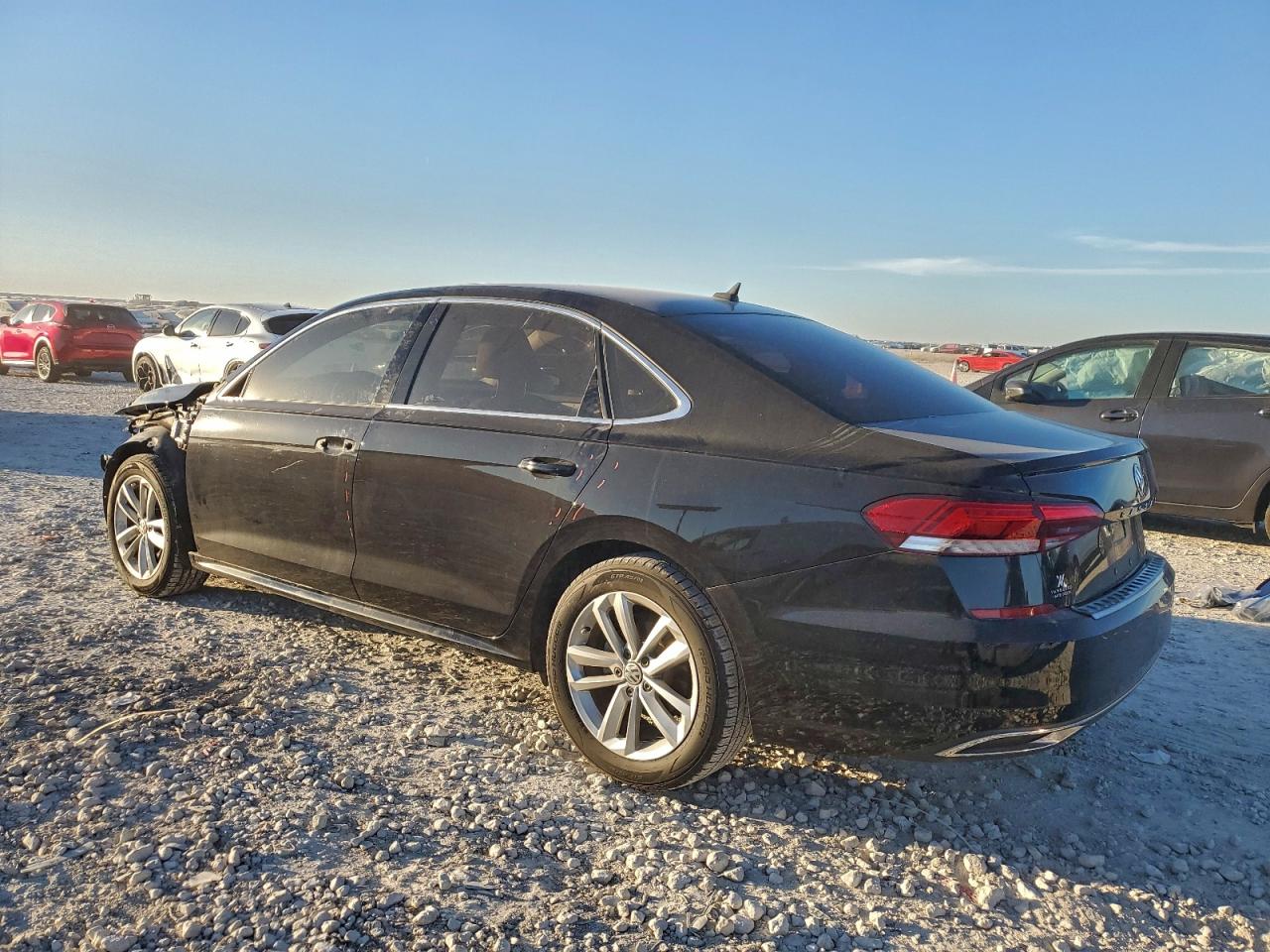 2020 VOLKSWAGEN PASSAT SE photo 2