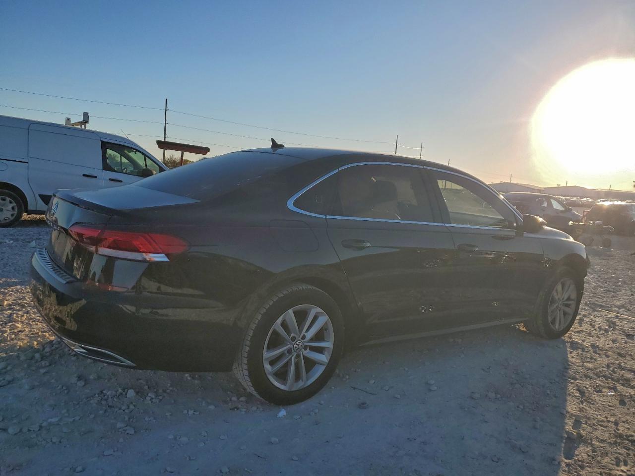 2020 VOLKSWAGEN PASSAT SE photo 3