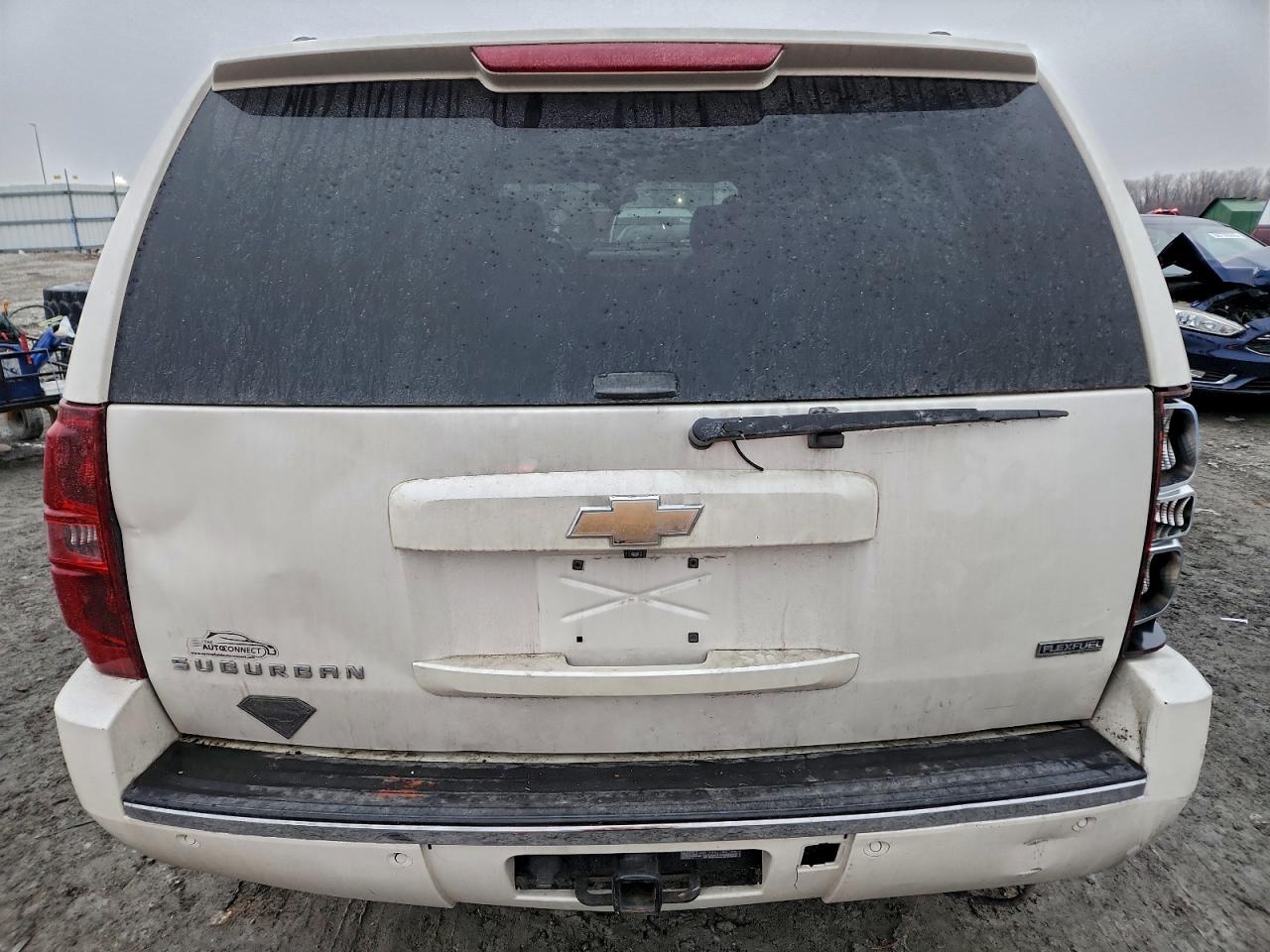 2010 CHEVROLET SUBURBAN C1500 LTZ photo 6