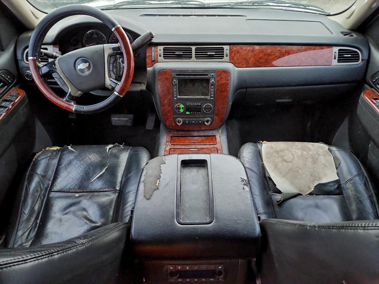 2010 CHEVROLET SUBURBAN C1500 LTZ photo 8