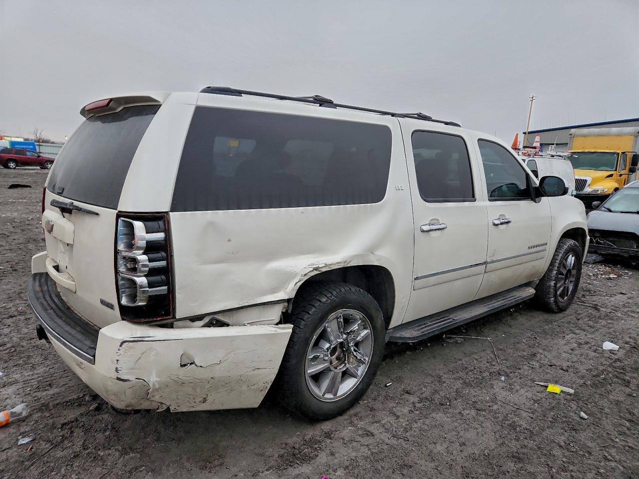 2010 CHEVROLET SUBURBAN C1500 LTZ photo 3