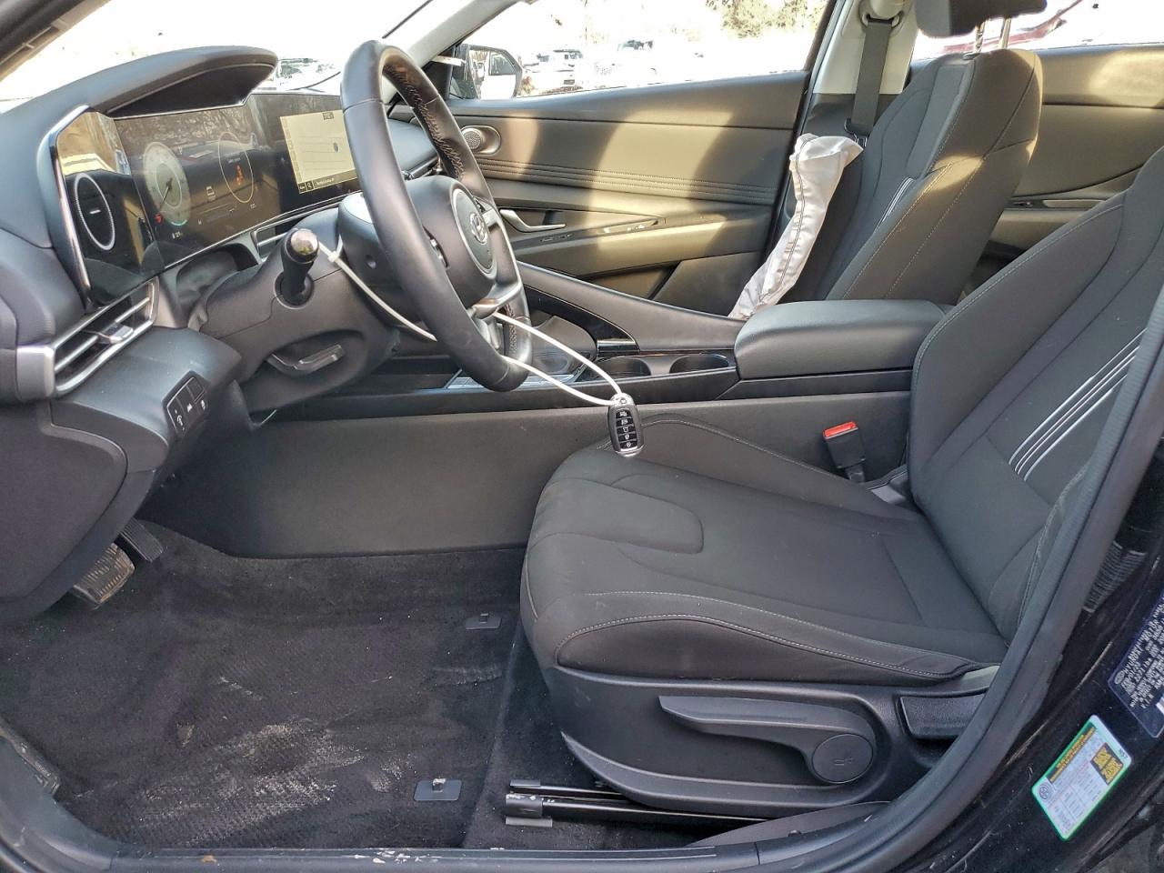 2023 HYUNDAI ELANTRA SEL photo 7