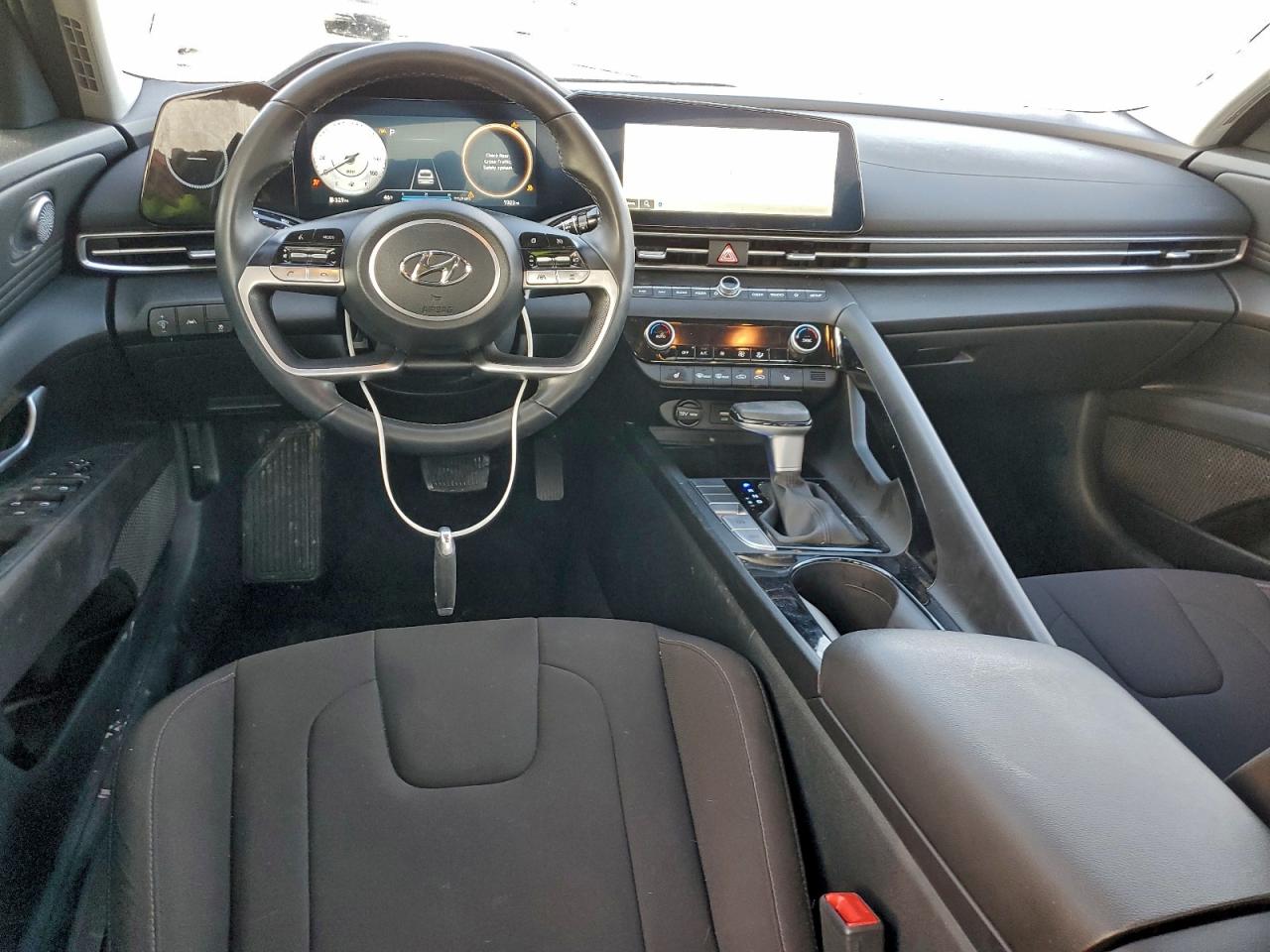 2023 HYUNDAI ELANTRA SEL photo 8