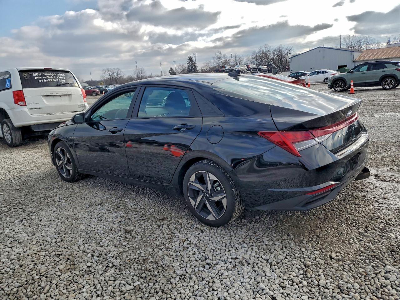 2023 HYUNDAI ELANTRA SEL photo 2