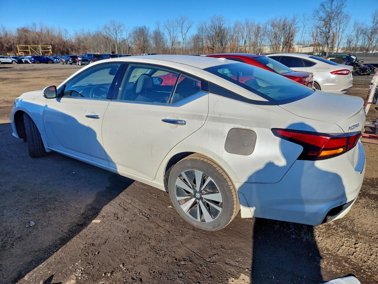 2019 NISSAN ALTIMA SV photo 2