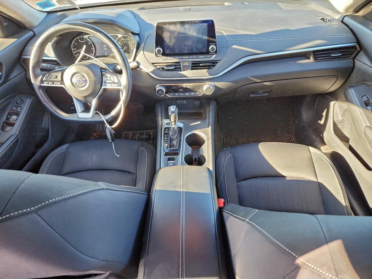 2019 NISSAN ALTIMA SV photo 8