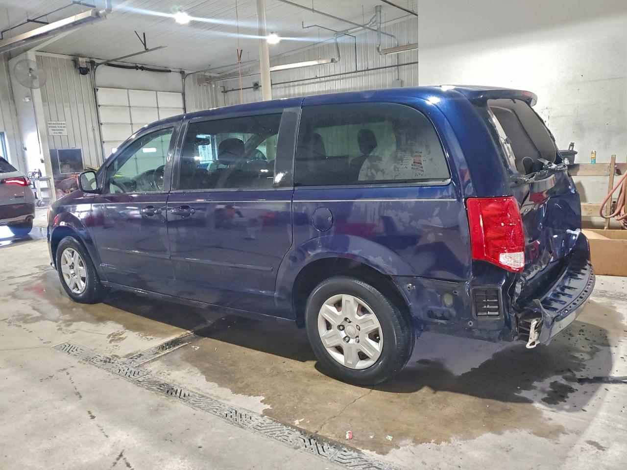 2013 DODGE GRAND CARAVAN SE photo 2
