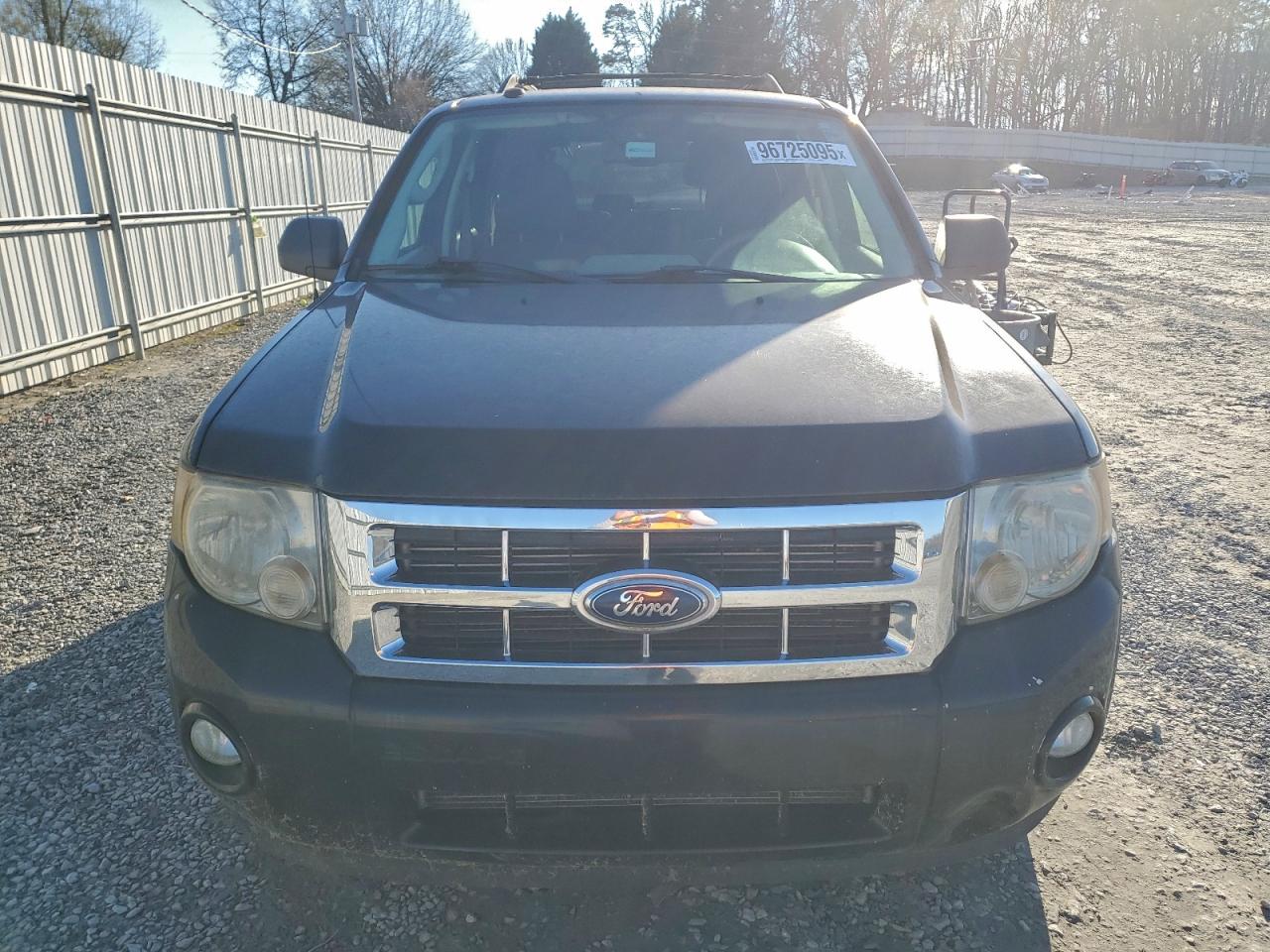 2010 FORD ESCAPE XLT photo 5