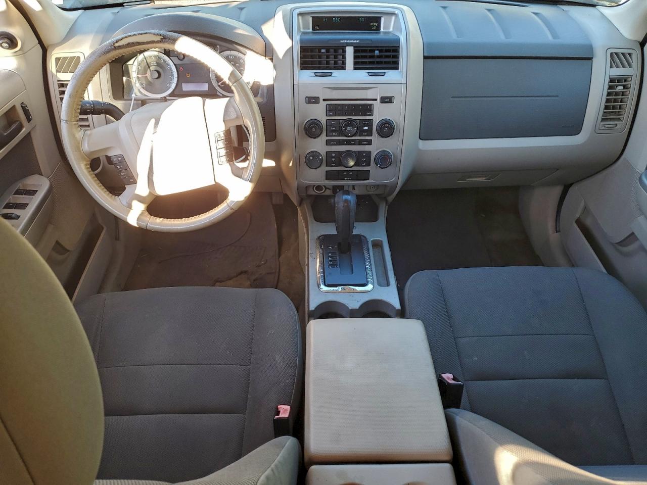 2010 FORD ESCAPE XLT photo 8