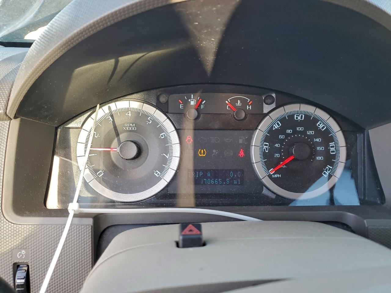2010 FORD ESCAPE XLT photo 9
