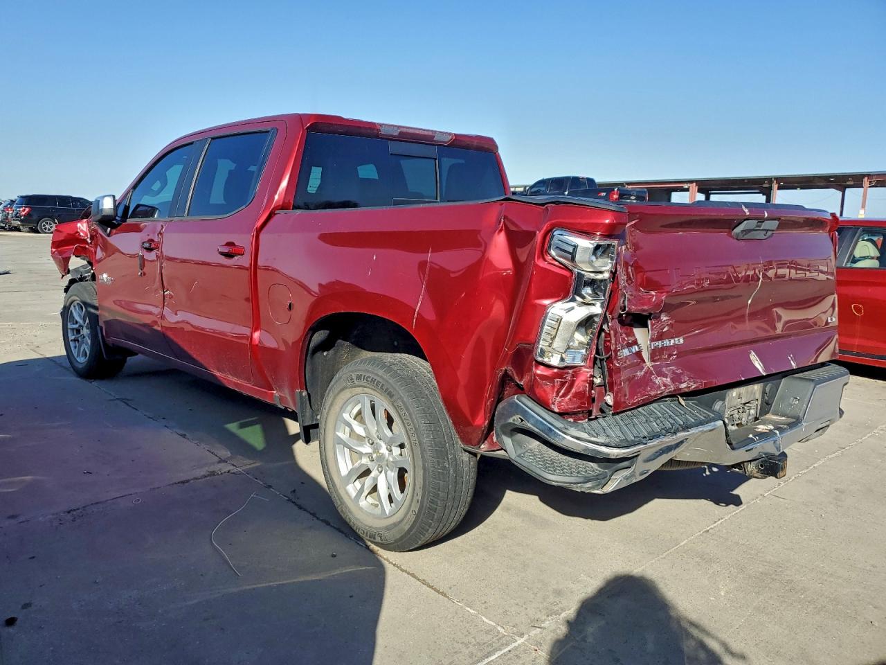 2019 CHEVROLET SILVERADO K1500 LT photo 2