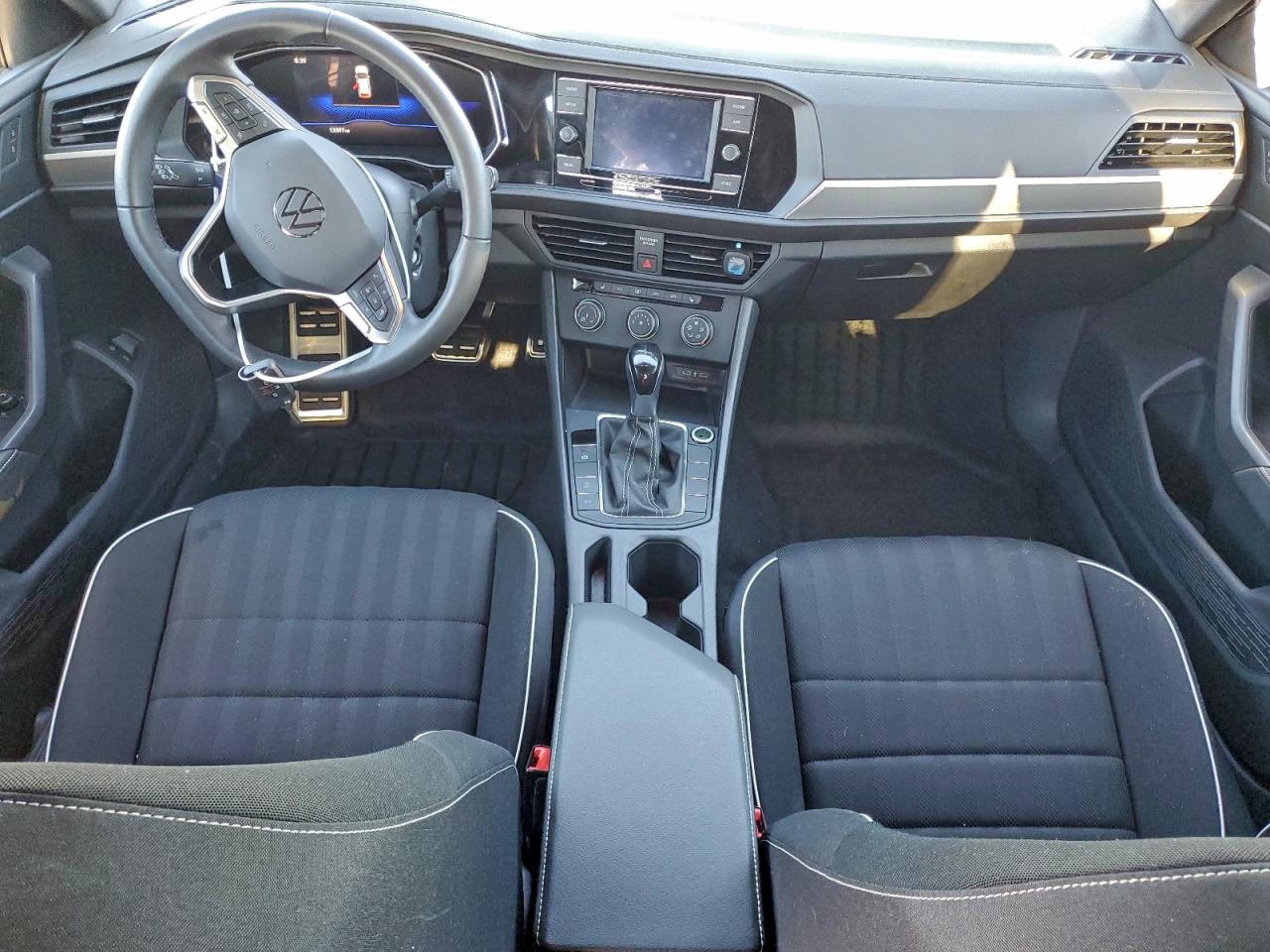 2024 VOLKSWAGEN JETTA SPORT photo 8