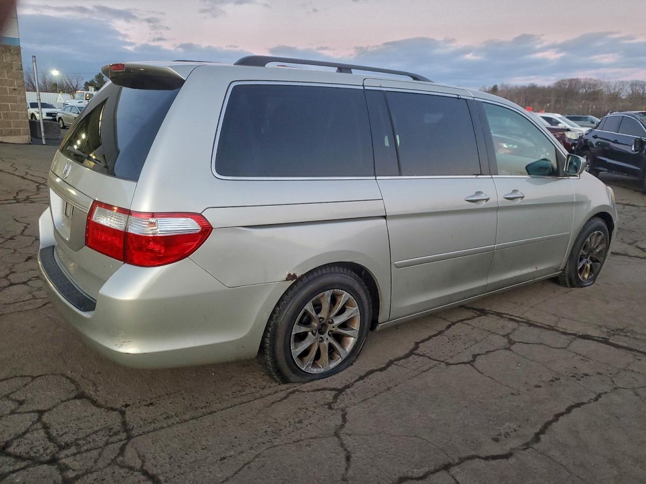 2005 HONDA ODYSSEY EX photo 3