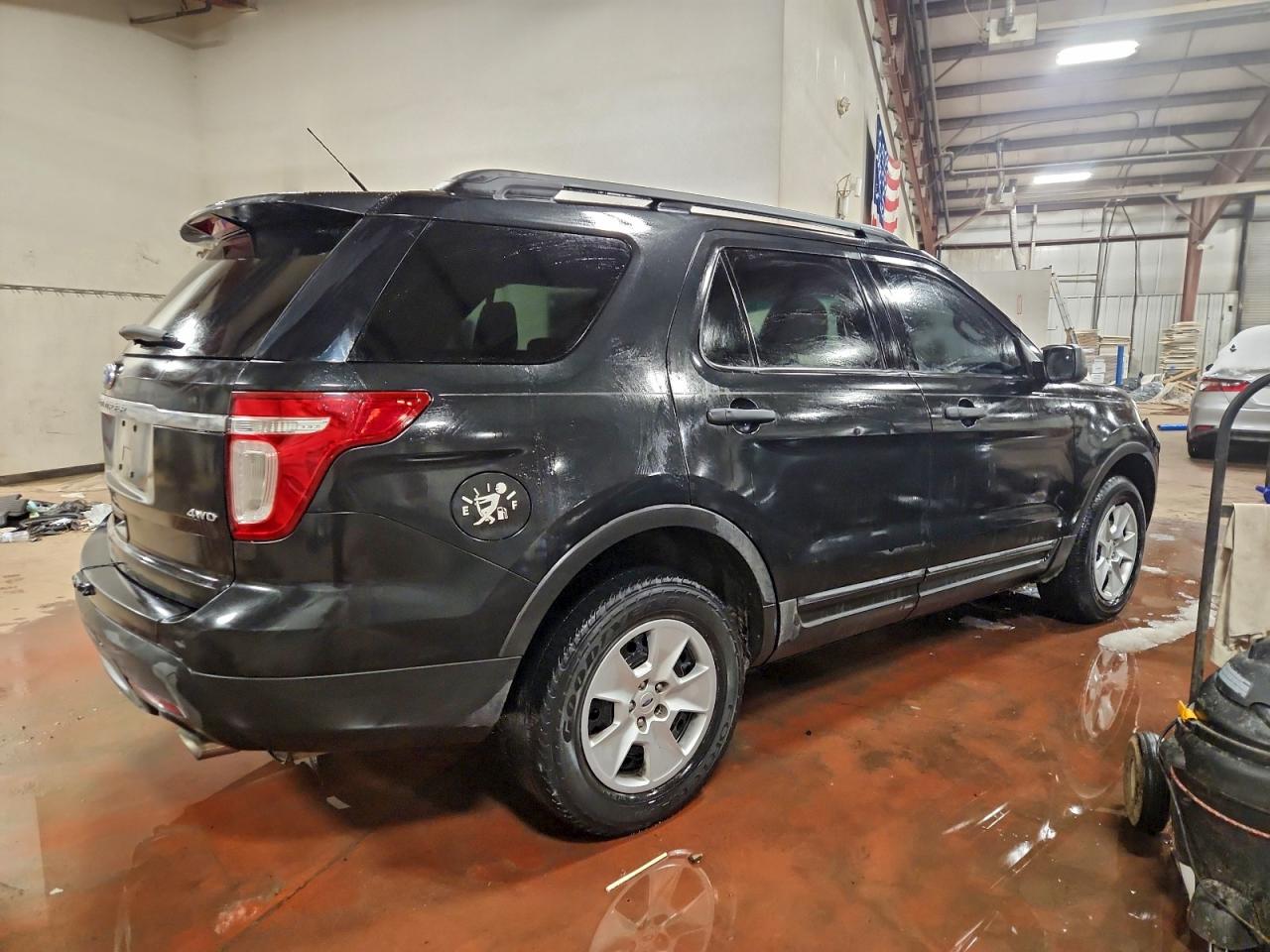 2011 FORD EXPLORER photo 3