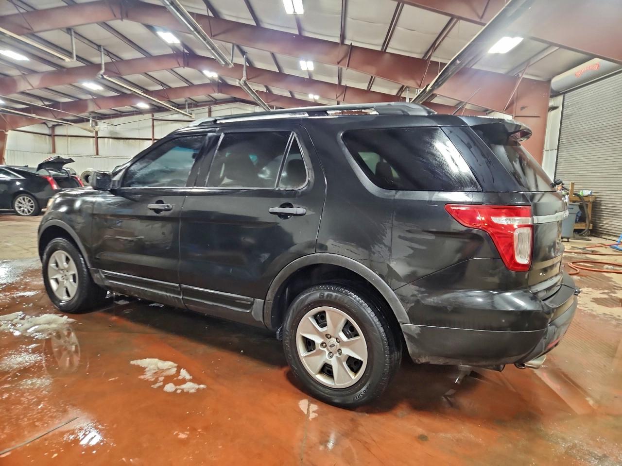 2011 FORD EXPLORER photo 2