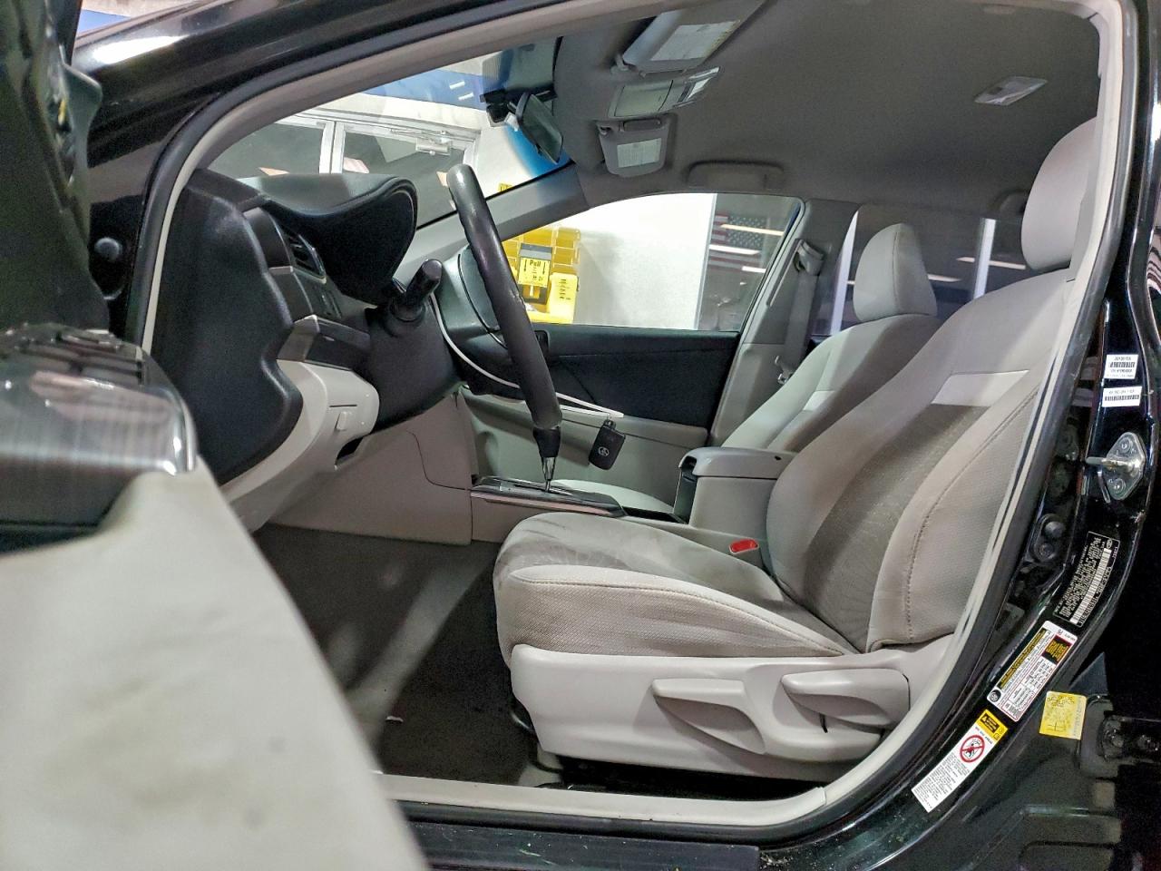 2013 TOYOTA CAMRY HYBRID photo 7
