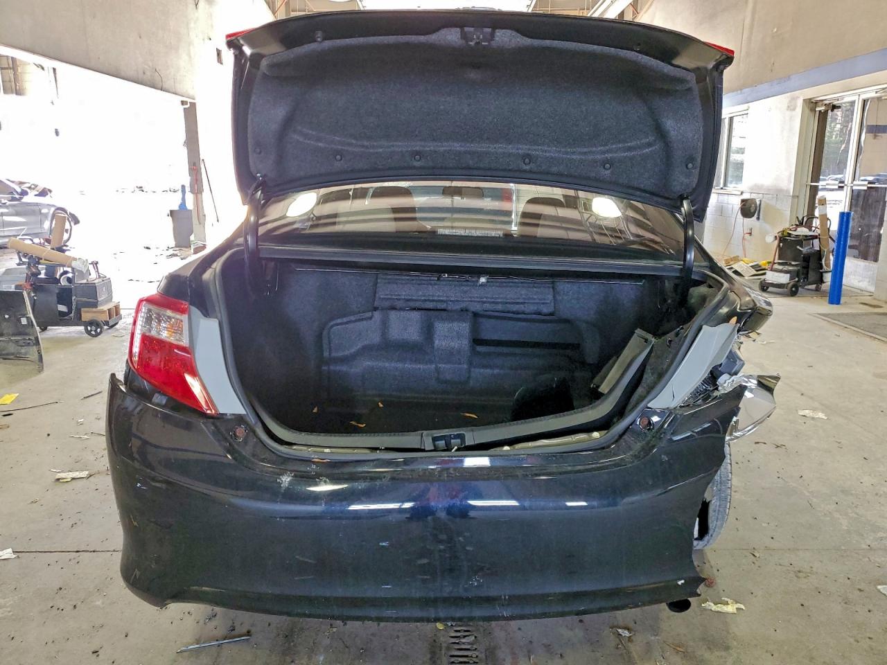 2013 TOYOTA CAMRY HYBRID photo 6