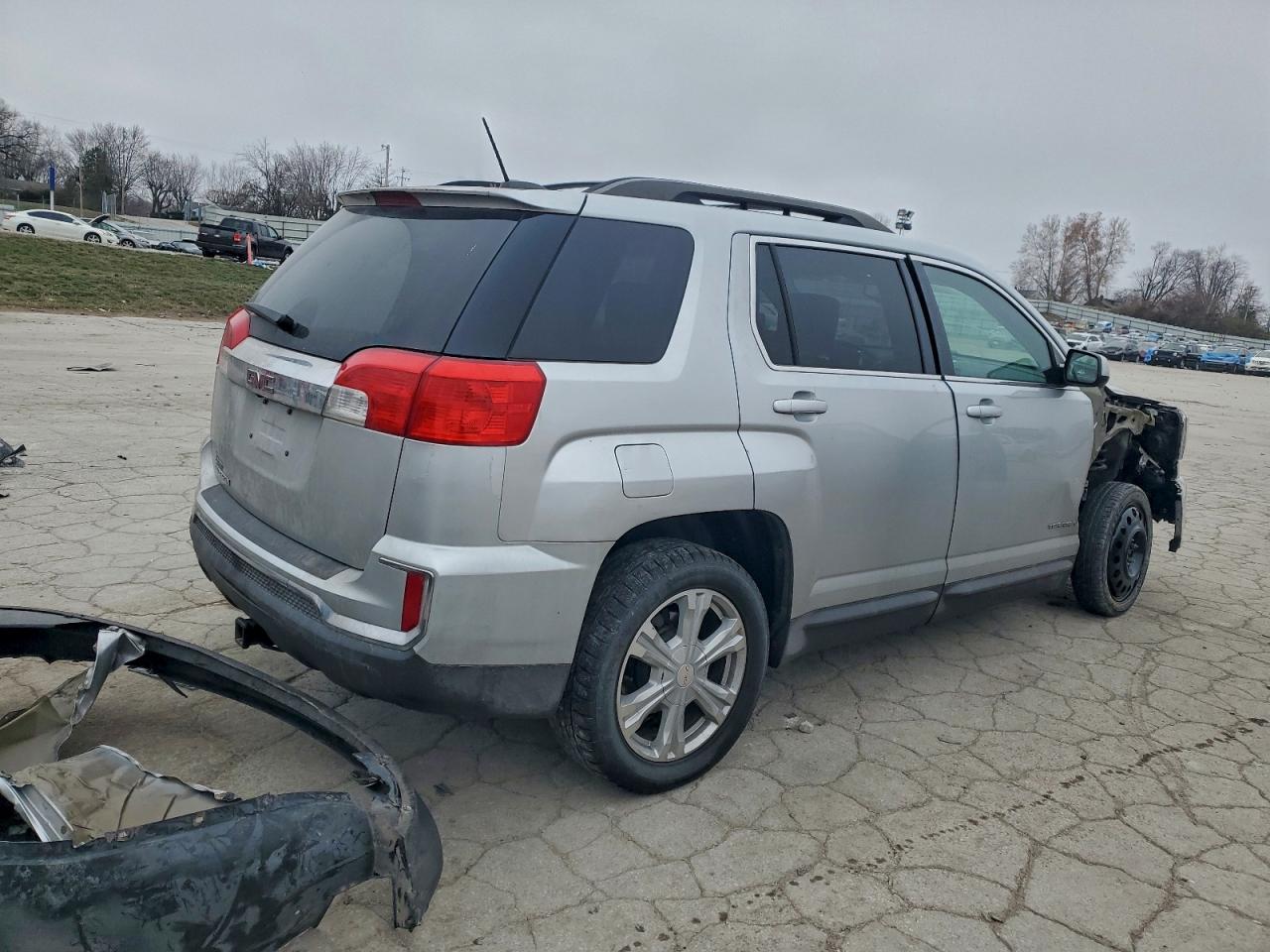 2017 GMC TERRAIN SLE photo 3