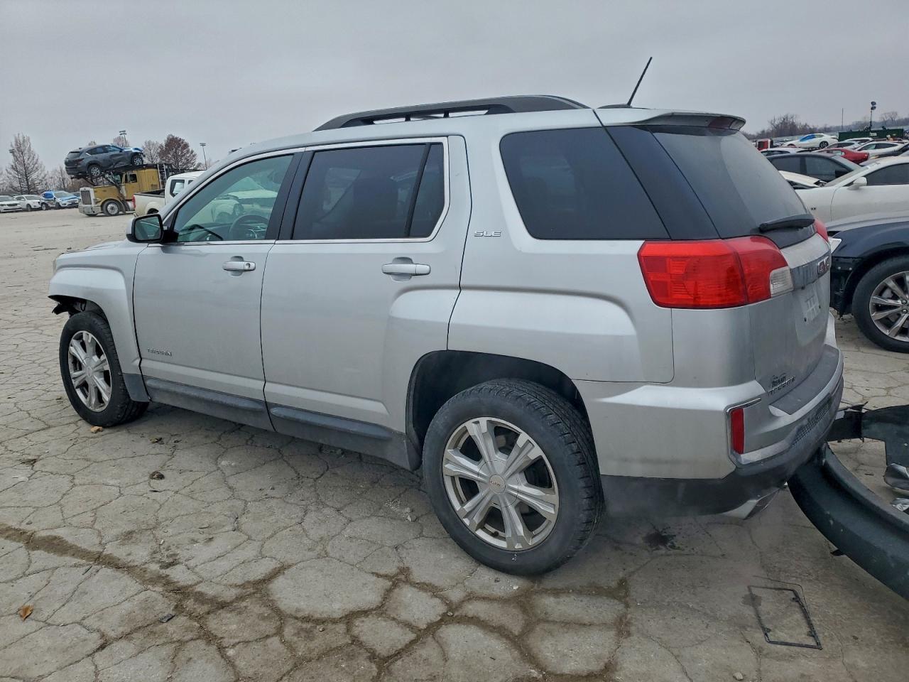 2017 GMC TERRAIN SLE photo 2