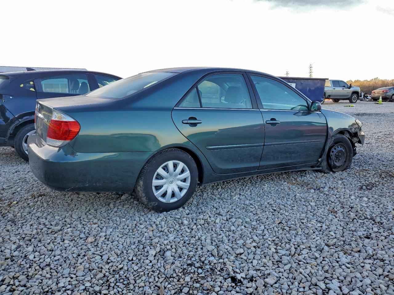 2005 TOYOTA CAMRY LE photo 3