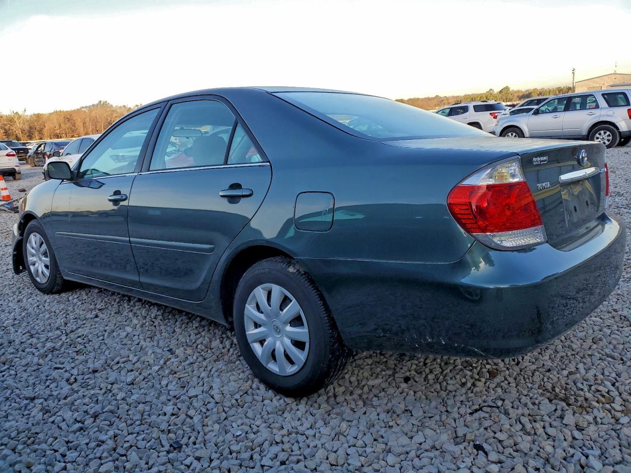 2005 TOYOTA CAMRY LE photo 2