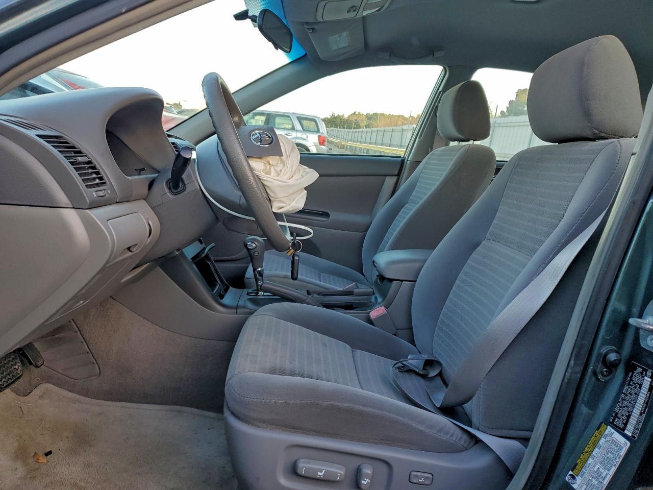 2005 TOYOTA CAMRY LE photo 7