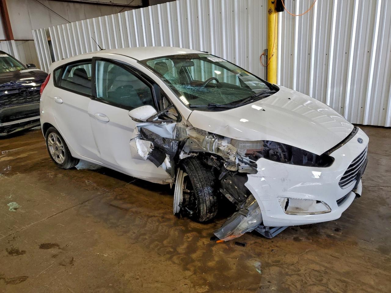 2016 FORD FIESTA SE photo 4