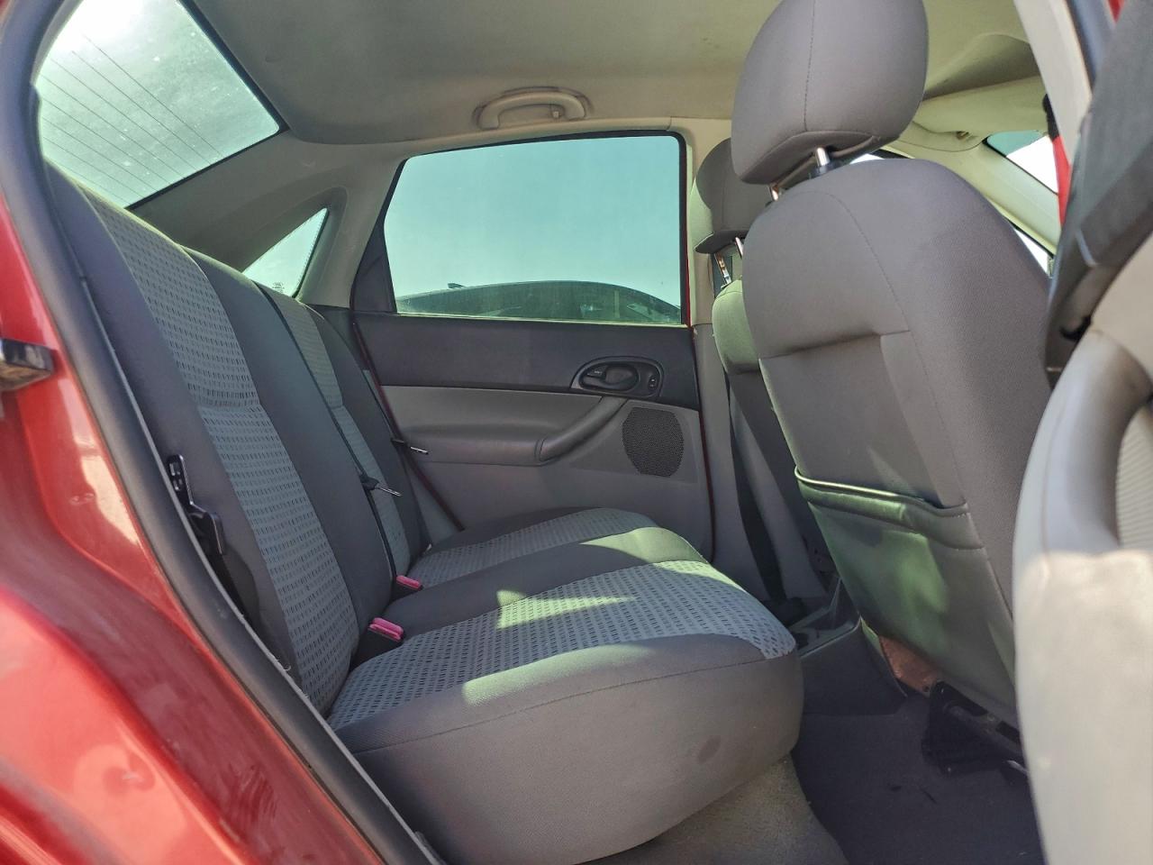 2006 FORD FOCUS ZX4 photo 10