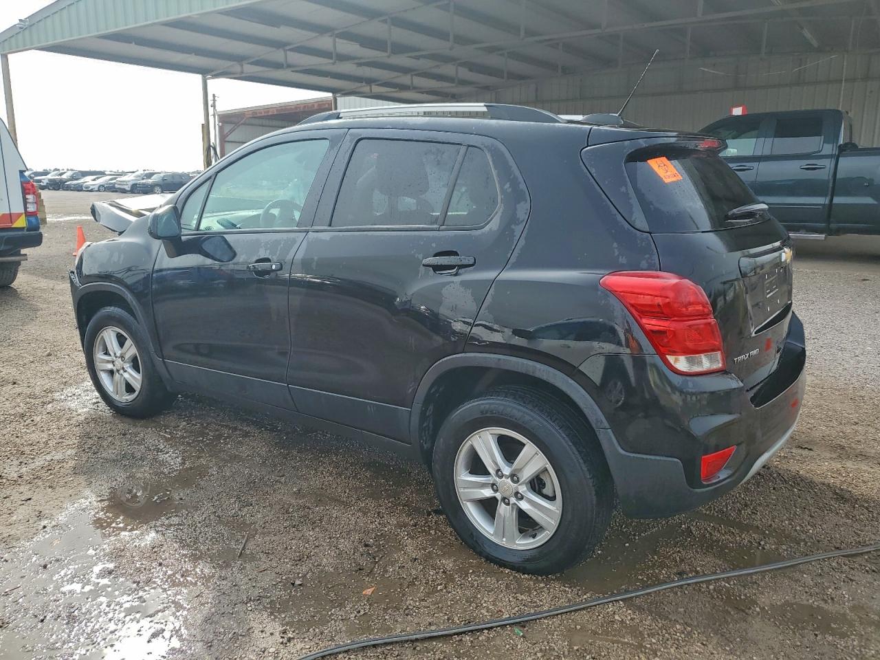 2021 CHEVROLET TRAX 1LT photo 2