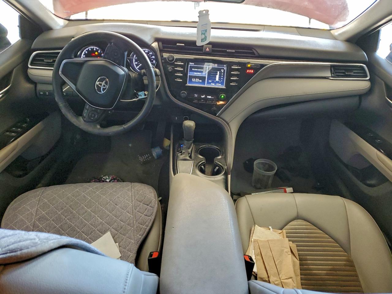 2018 TOYOTA CAMRY L photo 8
