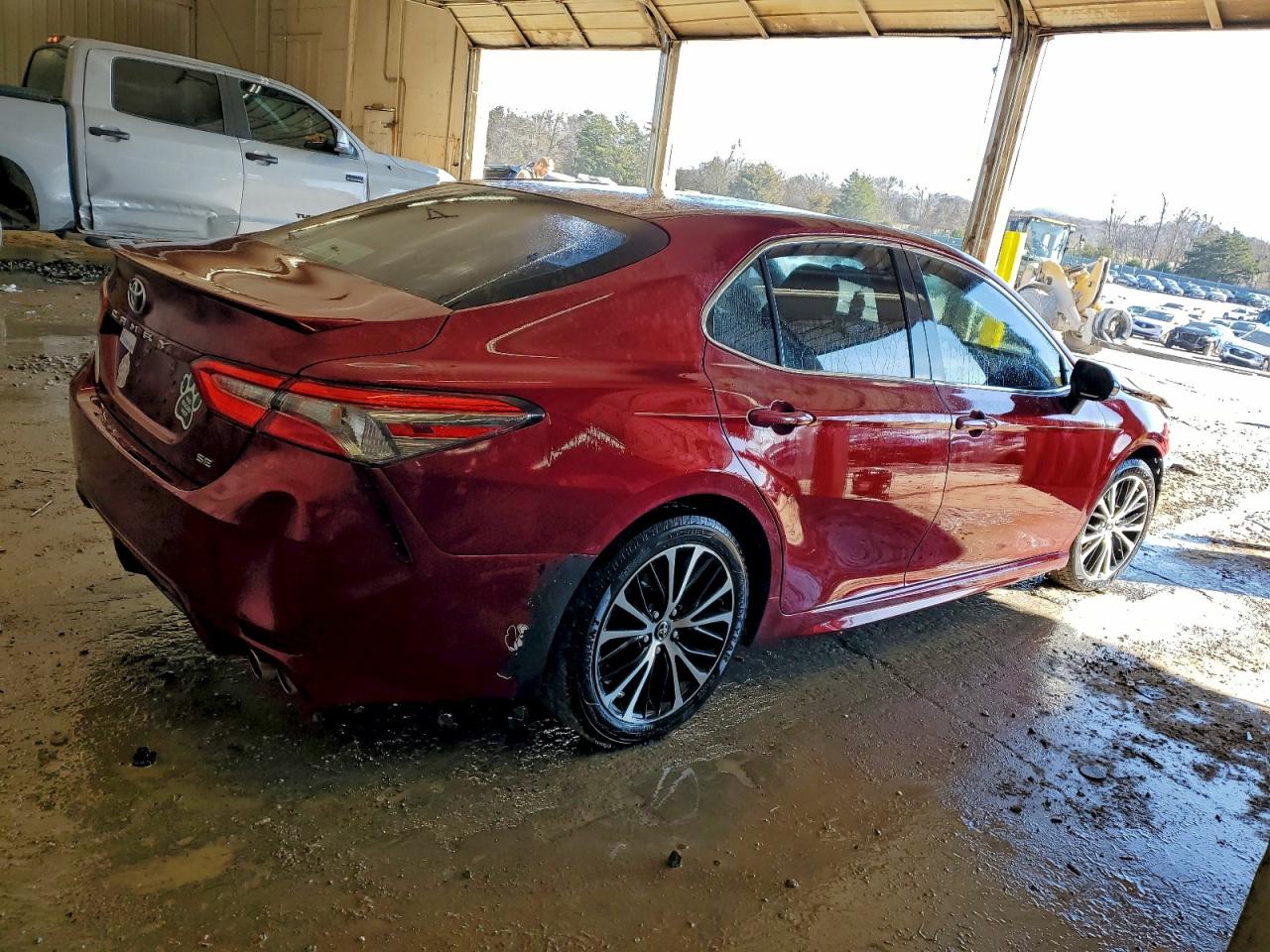 2018 TOYOTA CAMRY L photo 3