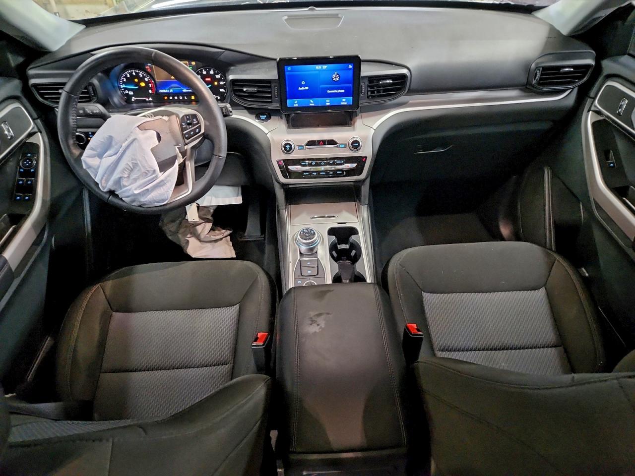 2024 FORD EXPLORER XLT photo 8