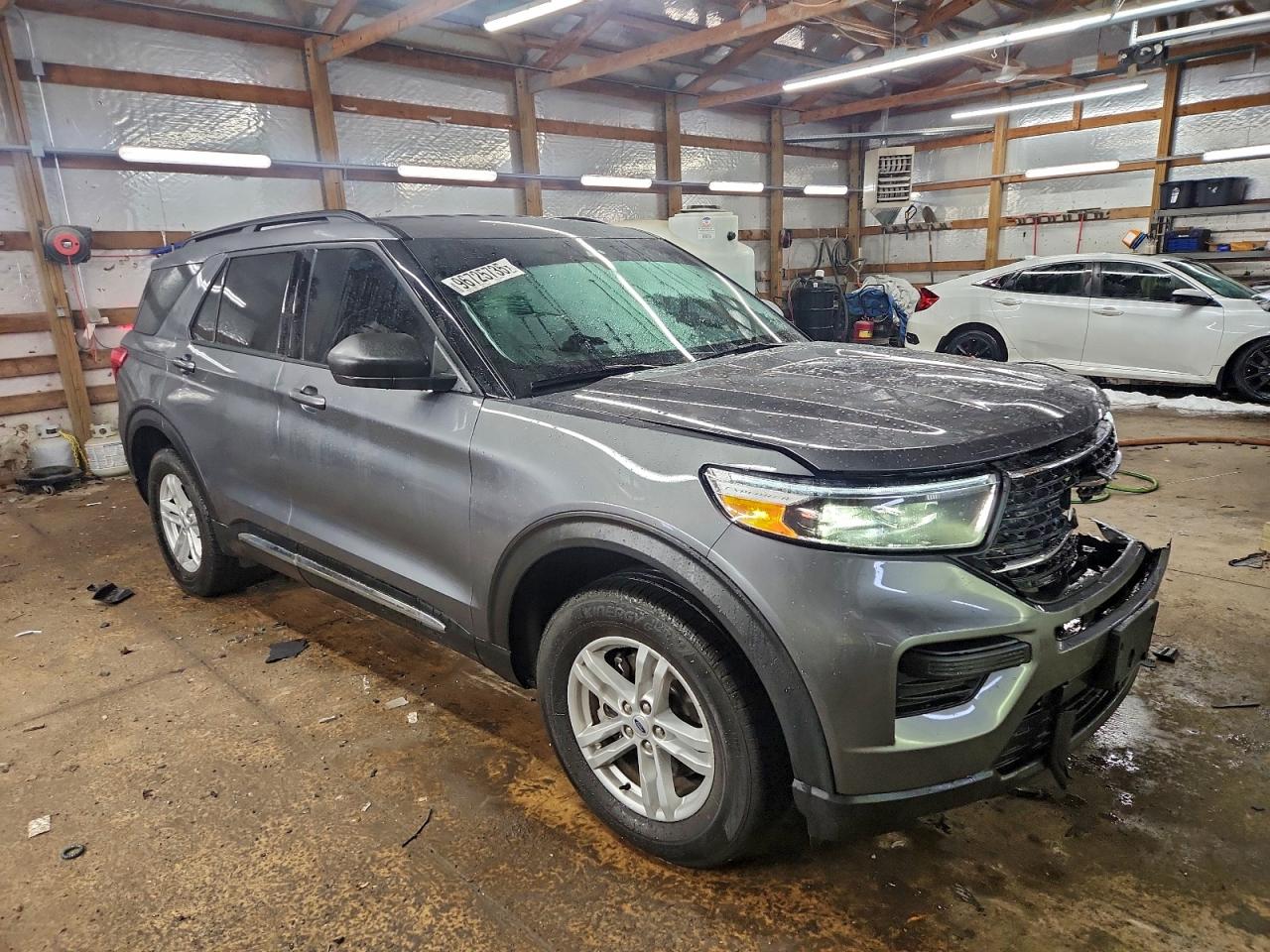 2024 FORD EXPLORER XLT photo 4
