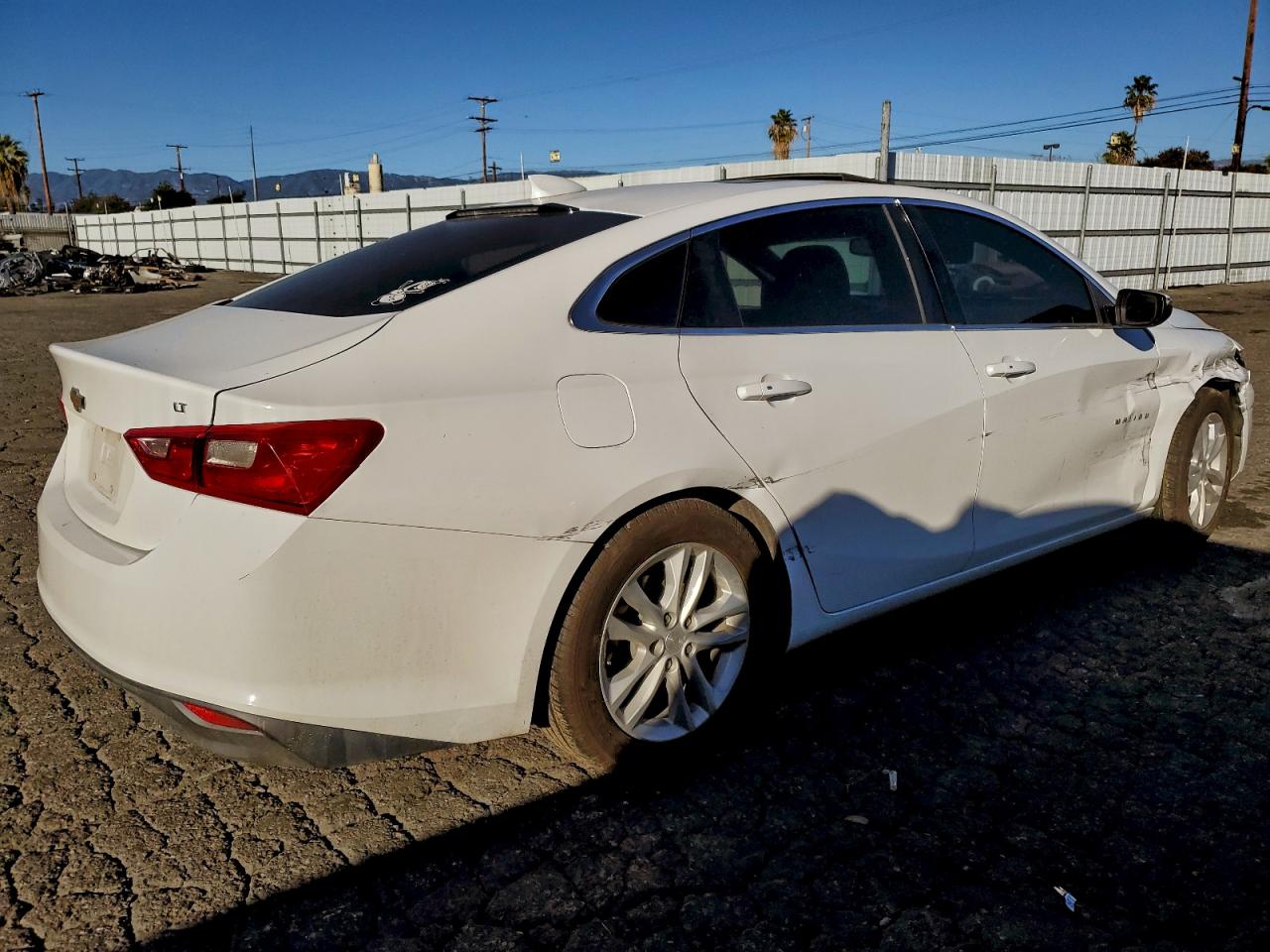 2018 CHEVROLET MALIBU LT photo 3