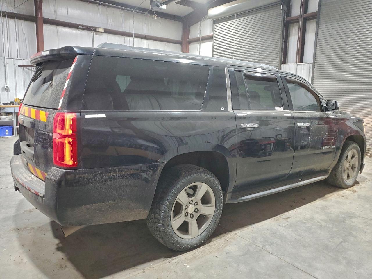 2018 CHEVROLET SUBURBAN K1500 LT photo 3