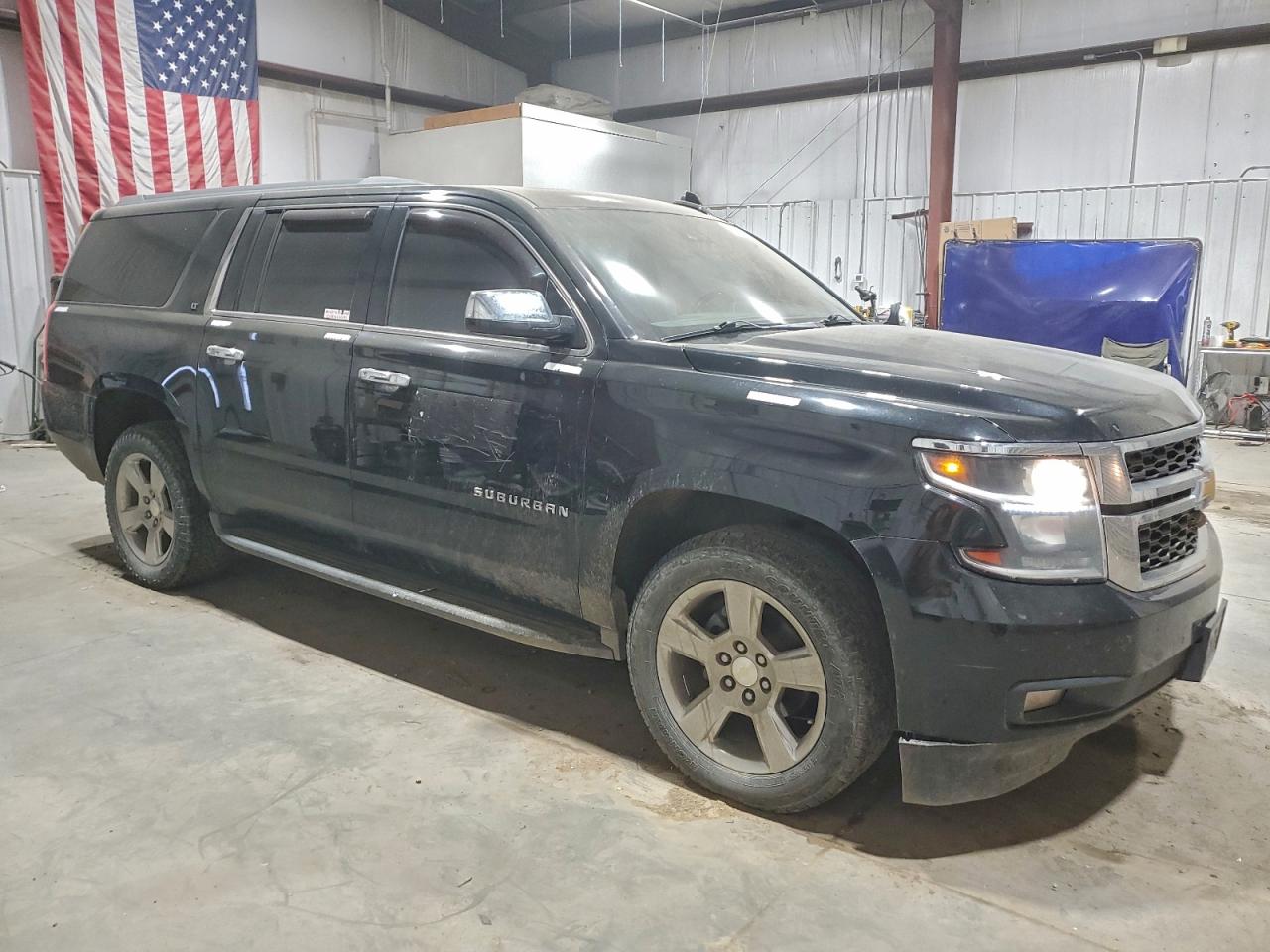 2018 CHEVROLET SUBURBAN K1500 LT photo 4