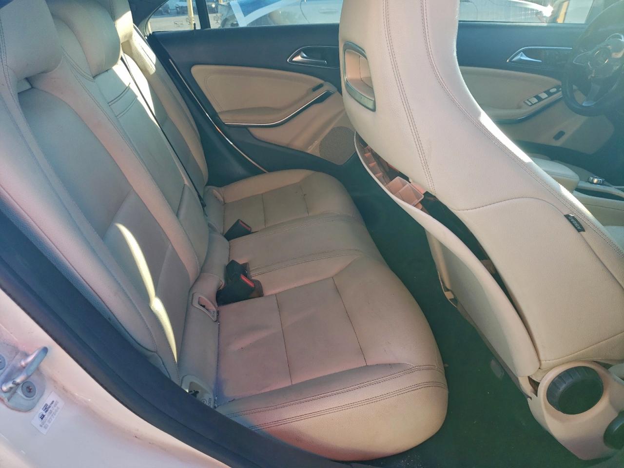 2016 MERCEDES-BENZ CLA 250 photo 19