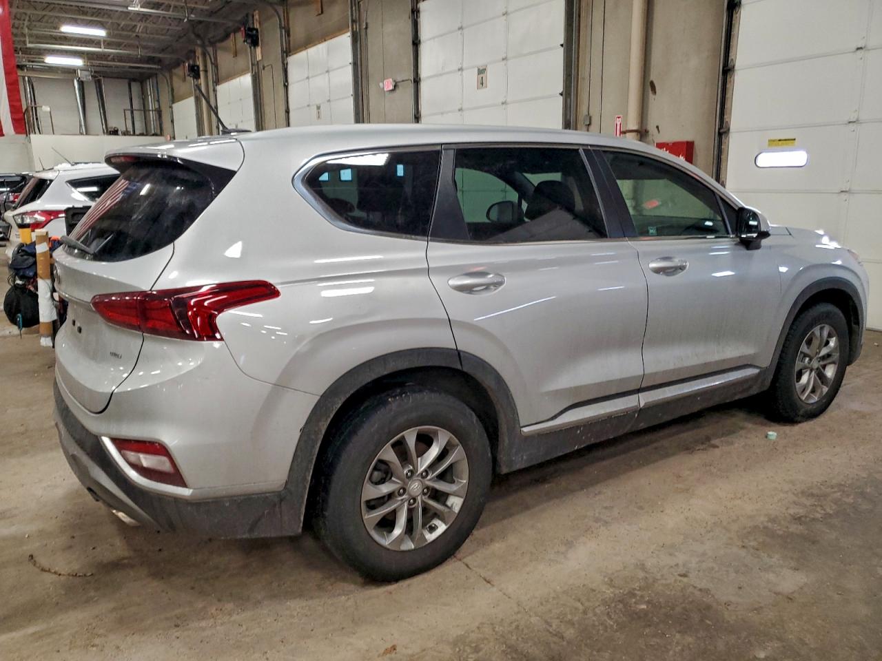 2019 HYUNDAI SANTA FE SE photo 3