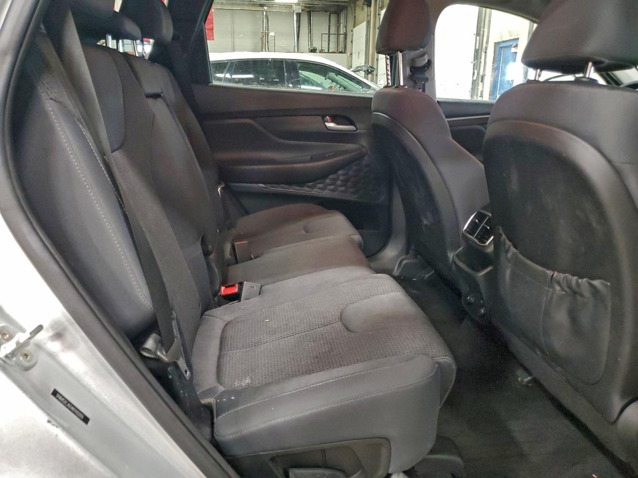 2019 HYUNDAI SANTA FE SE photo 11