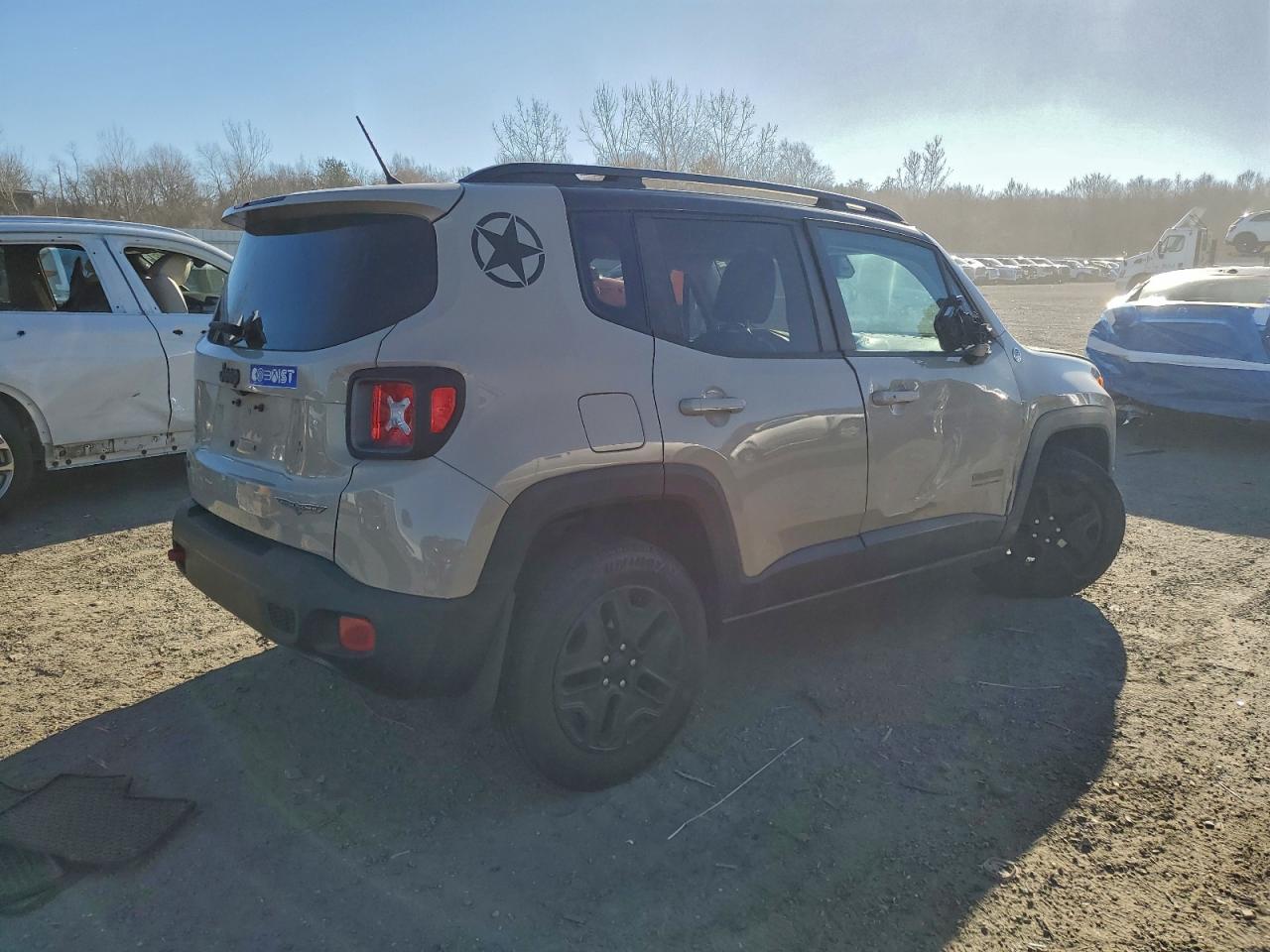 2017 JEEP RENEGADE TRAILHAWK photo 3