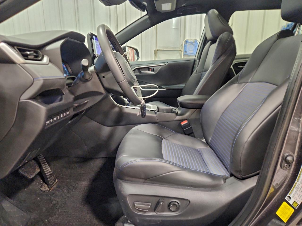 2024 TOYOTA RAV4 XSE photo 7