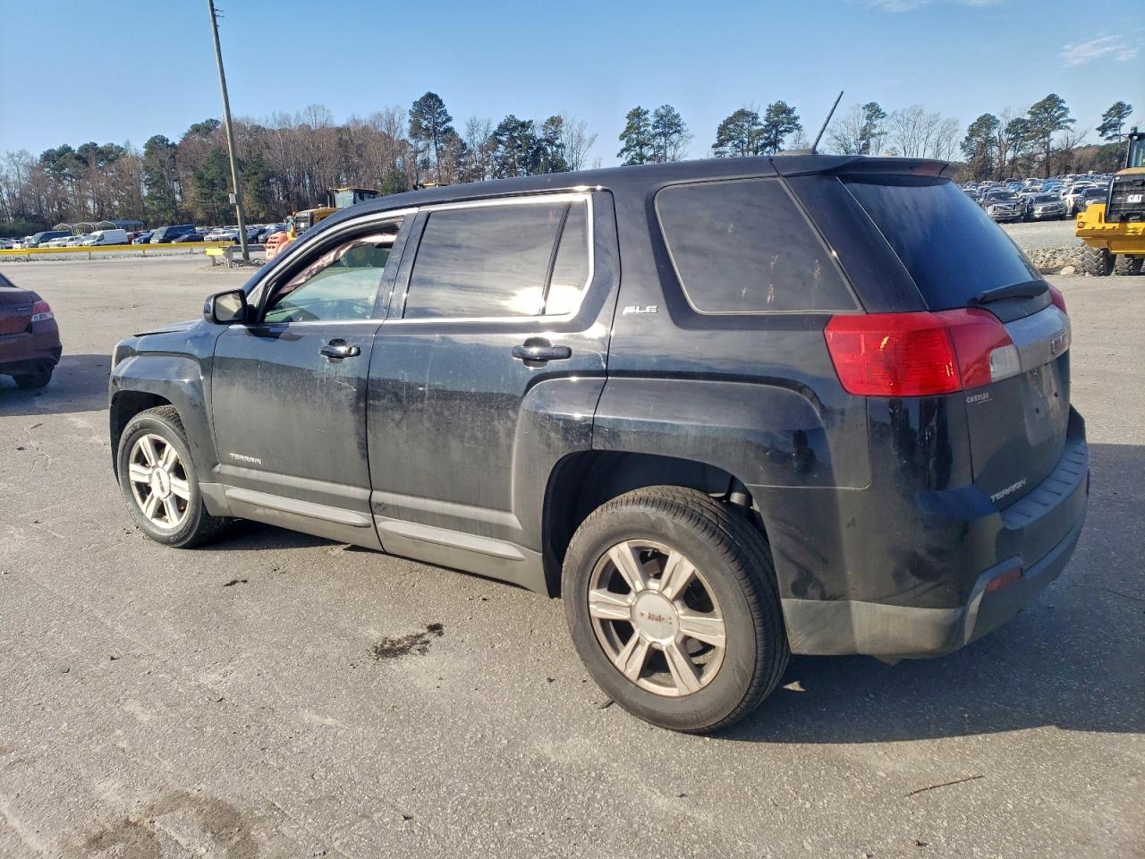 2015 GMC TERRAIN SLE photo 2