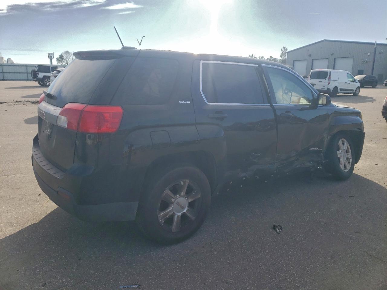2015 GMC TERRAIN SLE photo 3