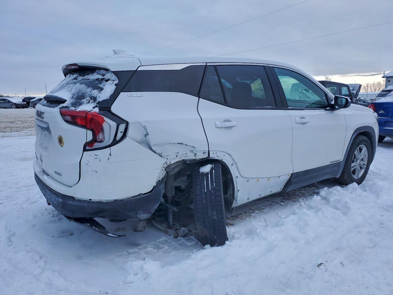 2019 GMC TERRAIN SLE photo 3