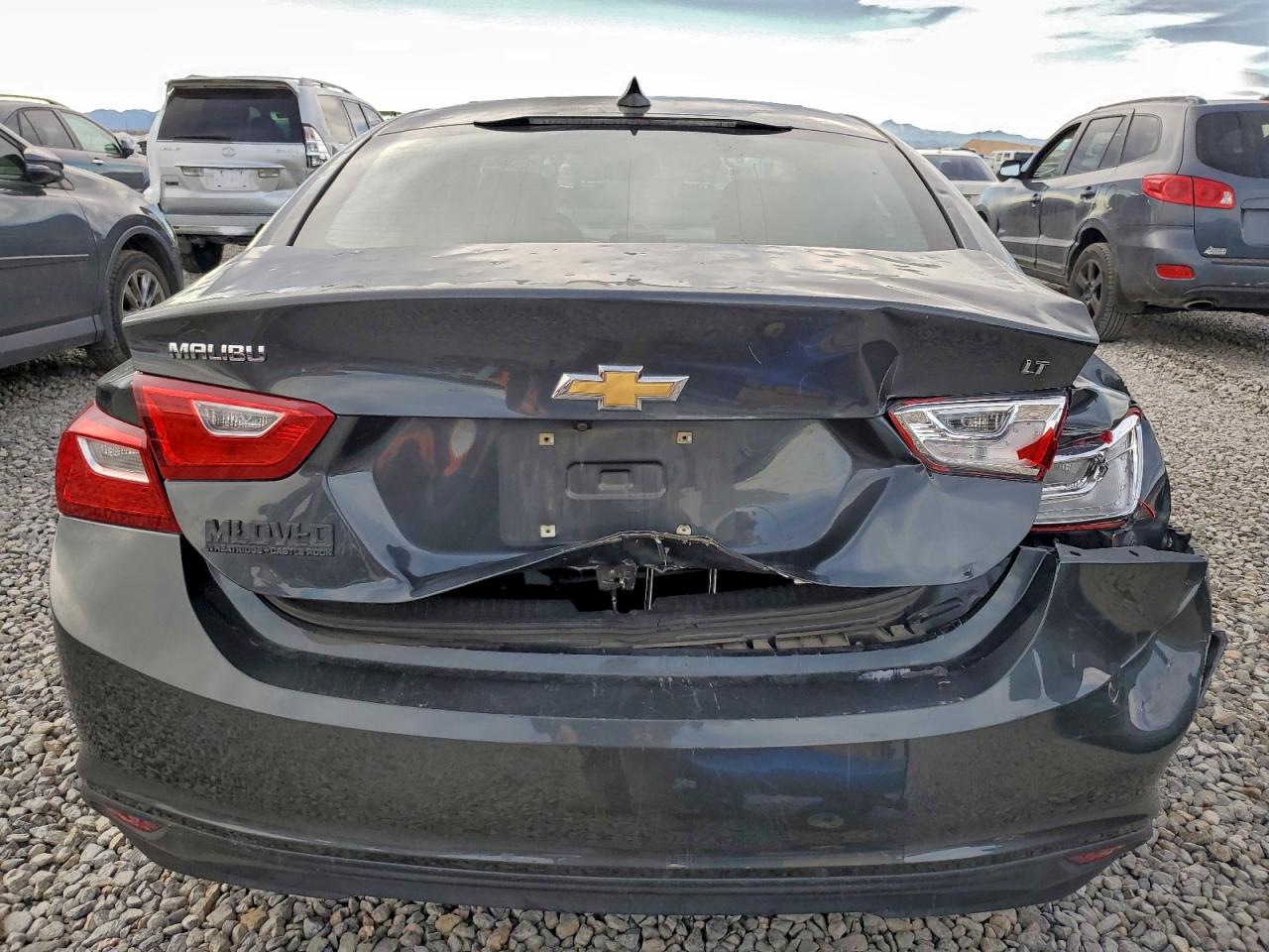 2017 CHEVROLET MALIBU LT photo 6