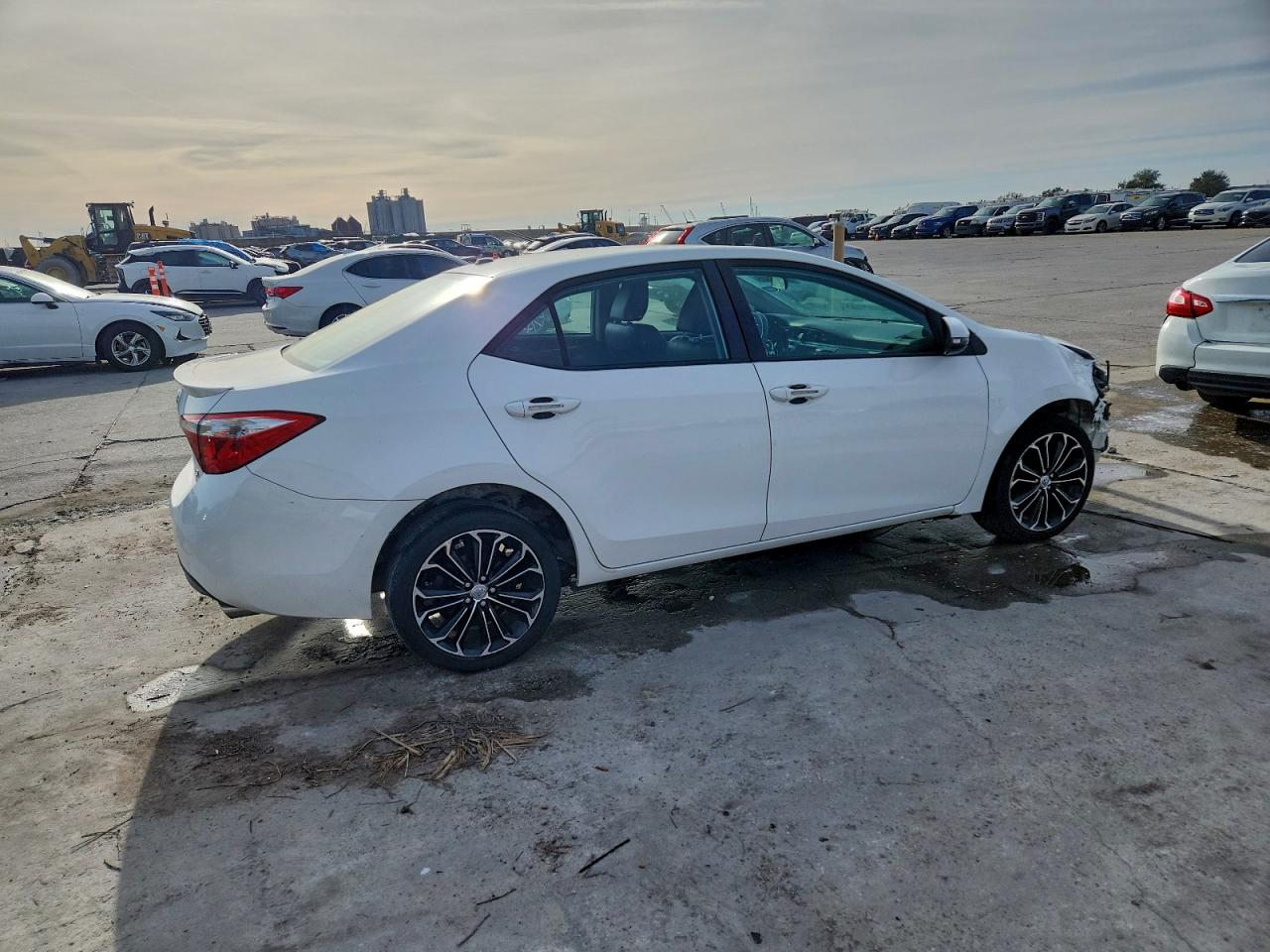 2014 TOYOTA COROLLA L photo 3