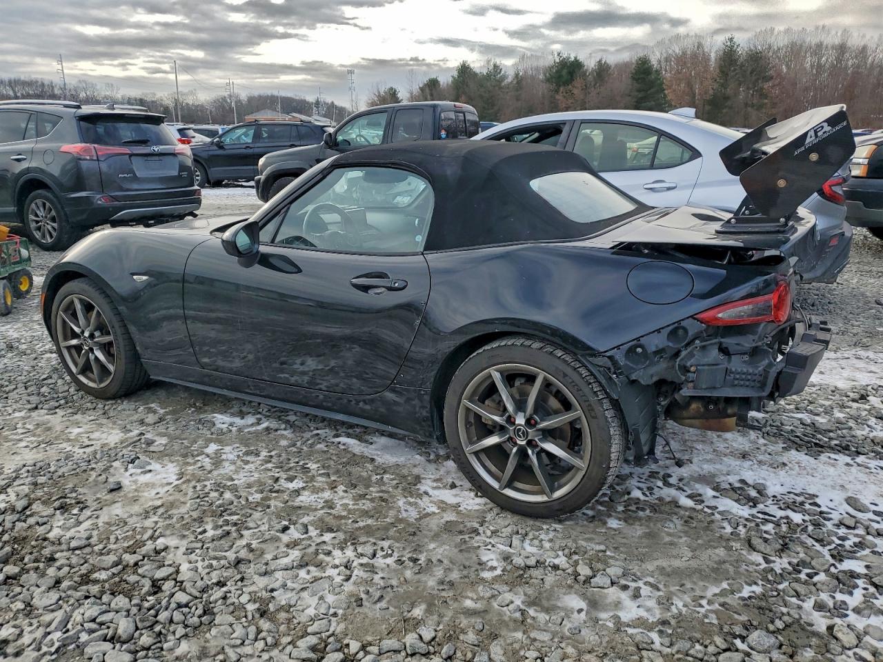 2017 MAZDA MX-5 MIATA GRAND TOURING photo 2